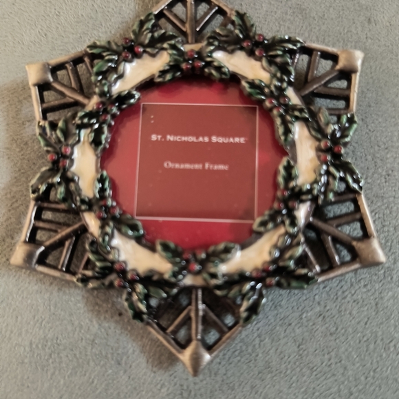 St. Nicholas Square ornament frames metal Holly berry - Picture 3 of 4